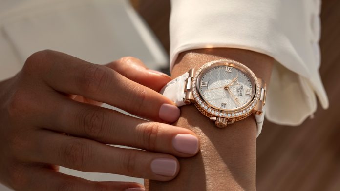 Breguet Marine se conjuga en femenino Breguet Marine se conjuga en femenino