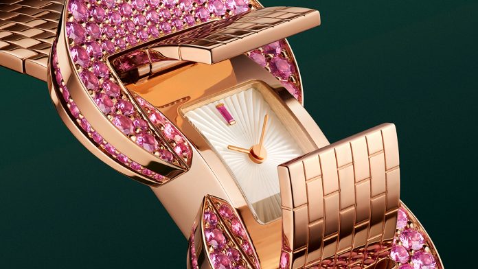 Unión de pureza y refinamiento, la colección Ludo reinterpreta una creación icónica de Van Cleef& Arpels de 1934. Unión de pureza y refinamiento, la colección Ludo reinterpreta una creación icónica de Van Cleef& Arpels de 1934.