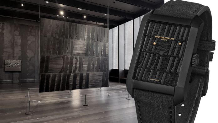 Esta nueva pieza original, fruto de una colaboración extraordinaria con el inmenso pintor y el Museo Soulages de Rodez, le rinde homenaje a la vez que plasma con fuerza y belleza, su magnífico legado.