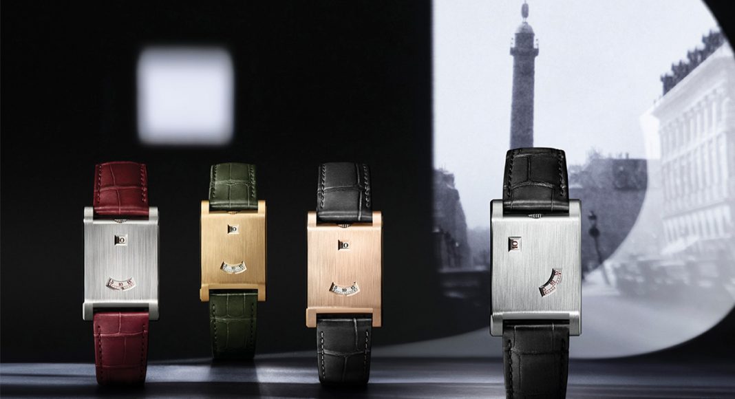 los cuatro mosqueteros Los cuatro modelos que integran esta interpretación del Tank à Guichets en la colección Cartier Privé. Tres de producción limitada (platino, oro amarillo y oro rosa) y otro de platino de edicion limitada.