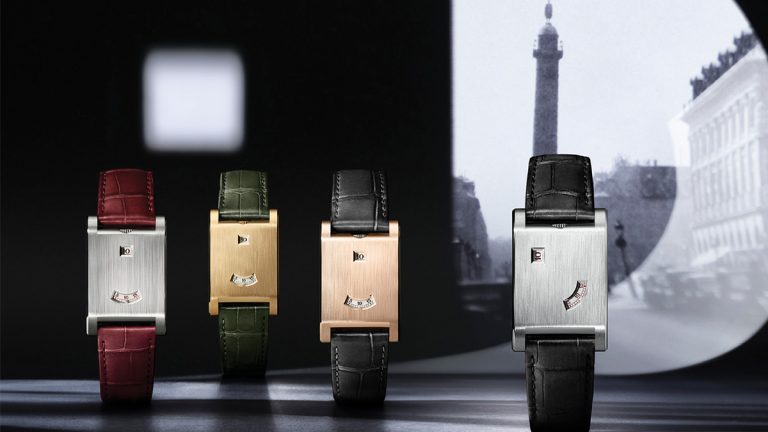 los cuatro mosqueteros Los cuatro modelos que integran esta interpretación del Tank à Guichets en la colección Cartier Privé. Tres de producción limitada (platino, oro amarillo y oro rosa) y otro de platino de edicion limitada.