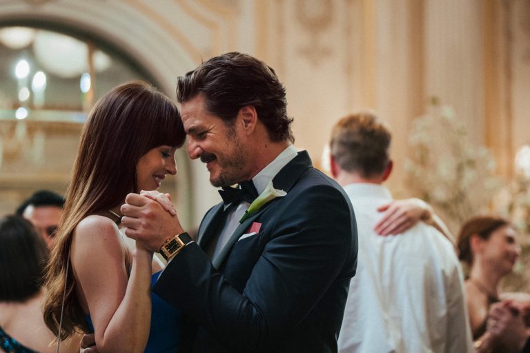 Los relojes Jaeger-LeCoultre que lleva Pedro Pascal en Materialistas, la última película de la directora Celine Song