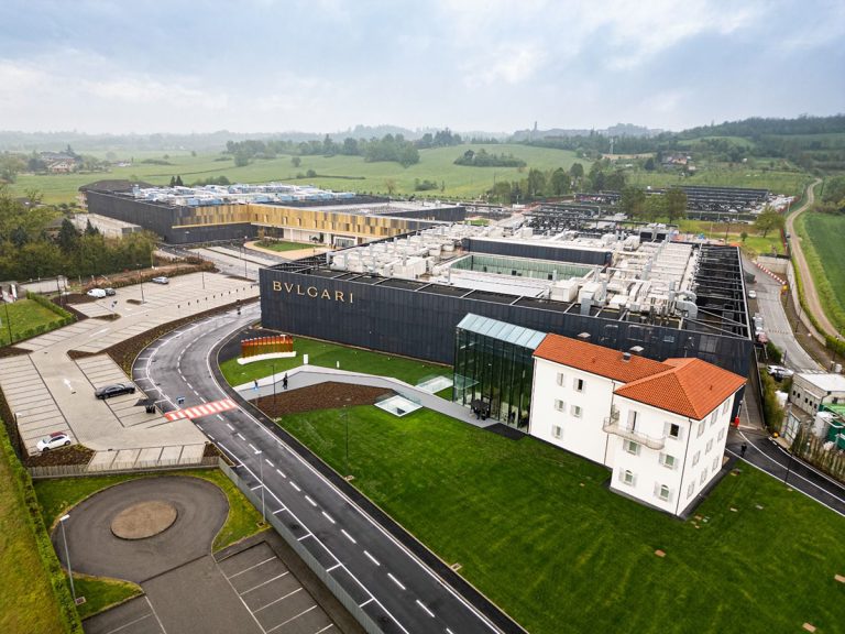 Scuola Bvlgari inaugura sus primeros cursos de orfebrería y engaste de gemas en su Manufactura de Valenza, Italia