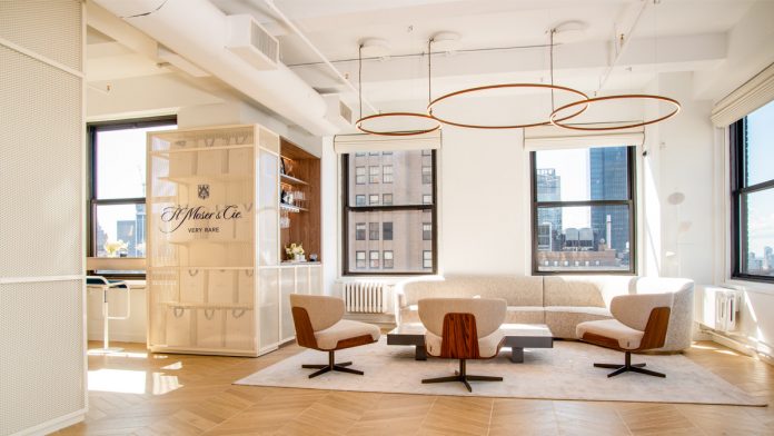 Descubre cómo H. Moser & Cie. pasó de la independencia a la élite de la relojería suiza, marcando tendencia en la alta relojería.