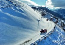 TUDOR se une a HERO-ERA como cronometrador oficial de rallies históricos en todo el mundo TUDOR se convierte en cronometrador oficial de HERO-ERA, uniendo precisión suiza y espíritu “Born To Dare” en rallies históricos alrededor del mundo.