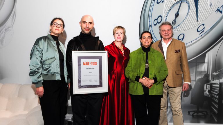 F.P.Journe refuerza su compromiso con el arte contemporáneo en Art Gstaad 2026 con los MAZE/Art Awards, uniendo alta relojería, mecenazgo cultural y excelencia creativa.