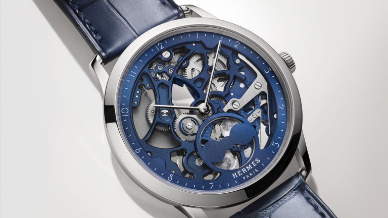 Slim d’Hermès Squelette Lune: reloj de alta relojería con esfera calada, fases lunares y movimiento manufactura Hermès H1953 en titanio o platino.