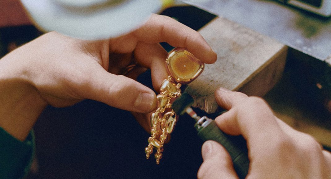 Audemars Piguet presenta Atelier des Établisseurs: relojes de Alta Relojería en edición limitada que fusionan savoir-faire, artesanía y diseño contemporáneo.