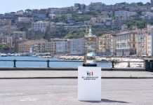 OMEGA y la America’s Cup 2027: precisión suiza en el mayor duelo náutico del mundo OMEGA America’s Cup 2027, cronometraje deportivo OMEGA, Emirates Team New Zealand, regata Nápoles 2027, Louis Vuitton America’s Cup, relojería y vela, OMEGA patrocinio deportivo