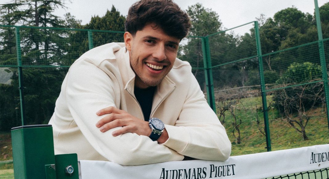 Audemars Piguet anuncia su entrada en el mundo del pádel mediante una alianza global con Premier Padel y una colaboración con Agustín Tapia, actual referente mundial de este deporte.