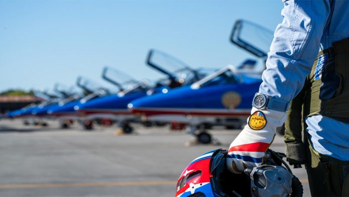 br Bell & Ross presenta el nuevo BR-X3 Patrouille de France, una edición limitada de 250 piezas que celebra seis años de colaboración con la prestigiosa escuadrilla acrobática francesa.