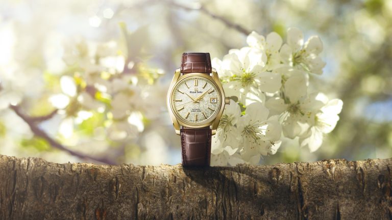 Grand Seiko presenta un nuevo 62GS en oro amarillo de 18 quilates inspirado en el Sakura-Wakaba