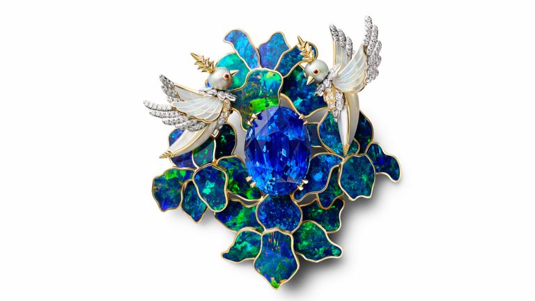 Tiffany & Co., The Legendary Bird The Sapphire Edition, Bird on a Rock, Jean Schlumberger, alta joyería Tiffany, zafiro Madagascar 34,48 quilates, joyas Tiffany 2026, piezas únicas Tiffany, joyería de lujo, Tiffany High Jewelry.