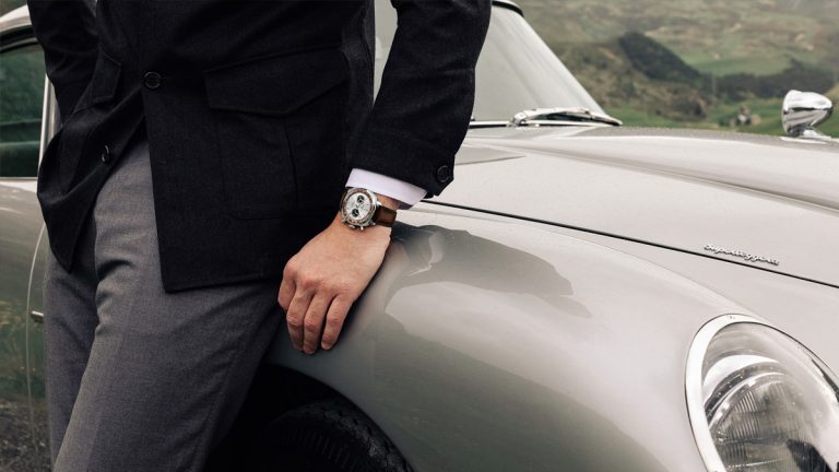 Breitling rinde homenaje al legendario Aston Martin DB5 con tres ediciones limitadas del Top Time B01 Chronograph 41